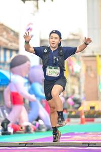 BIB: 1096, 
                            <button type="button" onclick="openModal(24885910)" class="btn btn-primary btn-sm float-right btn-popup" data-toggle="modal" data-target=".modal-high-quality">
                        <i class="fas fa-shopping-cart"></i> Add to Cart
                    </button>
                                            <button type="button" onclick="isThisMe(24885910, true)" class="btn btn-success btn-sm float-right btn-popup btn-isme hidden" data-toggle="tooltip" data-placement="bottom" title="นี่คือรูปของคุณใช่ไหม คลิกที่นี่เพื่อเอาเข้าอัลบั้ม">
                        <i class="fas fa-plus"></i> Add to album
                    </button>
                    <button type="button" onclick="isThisMe(24885910, false)" class="btn btn-warning btn-sm float-right btn-popup btn-isnotme hidden">
                        <i class="fas fa-ban"></i> Remove from album
                    </button>